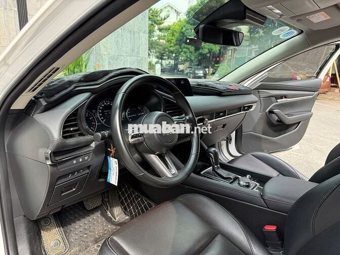 Mazda 3 2023 1.5L Luxury - 60000 km