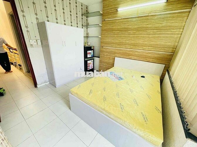 CHÍNH CHỦ TRỐNG 2PN BAN CÔNG NGUYÊN TẦNG 50m2 FULL NỘI THẤT CHỈ 8trx