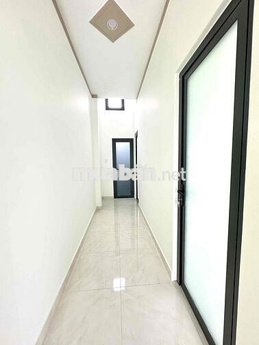 nhà 1 trệt 1 lầu 04 phòng ngủ , gần chợ cổng sau cty Pouchen ,
