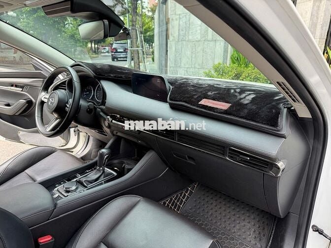 Mazda 3 2023 1.5L Luxury - 60000 km