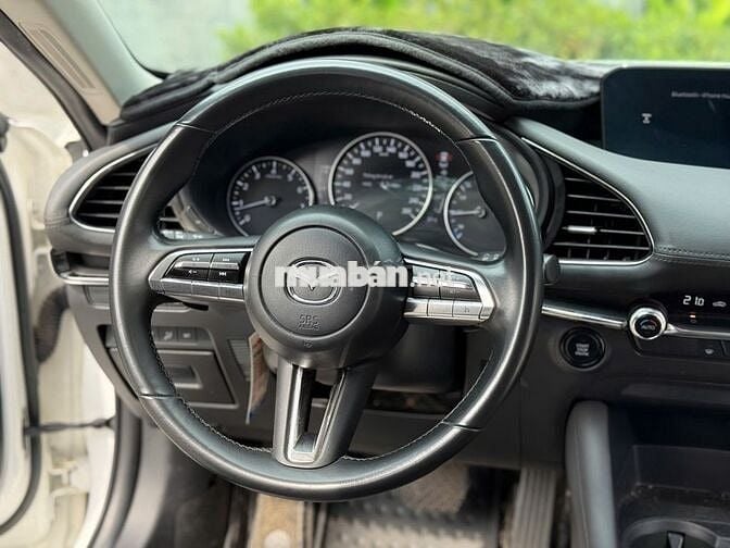 Mazda 3 2023 1.5L Luxury - 60000 km