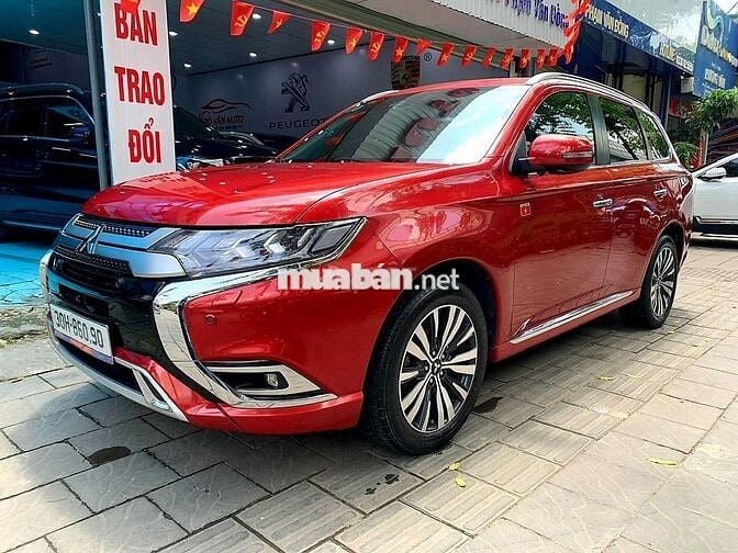Outlander 2.0 Pre sx 2022 mẫu 2023 tuyệt đẹp