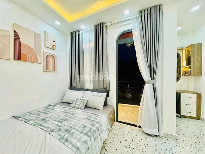 Tôi cần bán gấp nhà Nguyễn Văn Công,Gò Vấp giá 2tỷ450,Có sổ ngay
