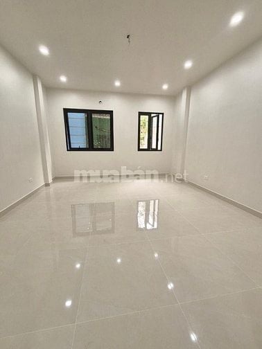 Bán nhà phố Tôn Đức Thắng, Đống Đa 45m, 6 tầng, mt 4.8m. Giá: 17.3 tỷ