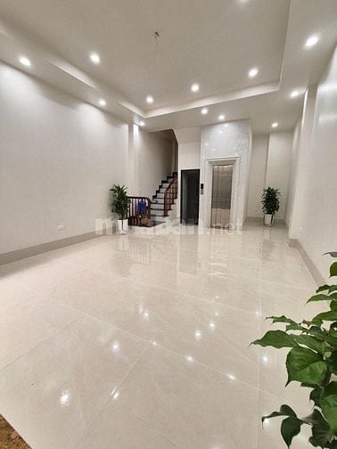 Bán nhà phố Tôn Đức Thắng, Đống Đa 45m, 6 tầng, mt 4.8m. Giá: 17.3 tỷ