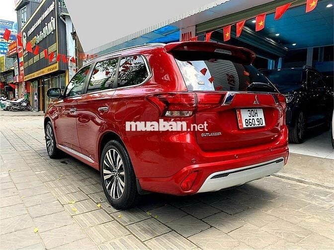 Outlander 2.0 Pre sx 2022 mẫu 2023 tuyệt đẹp