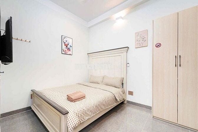 CĂN HỘ BAN CÔNG, CỬA SỔ FULL NỘI THẤT THANG MÁY NGAY SÂN BAY TSN