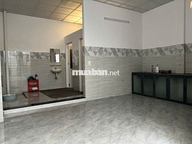 Nhà mặt tiền 95m2 cần bán định cư nước ngoài.