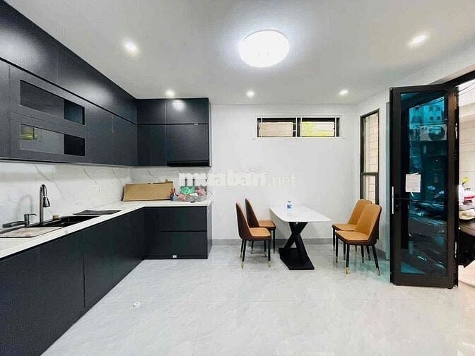 Giá Siêu Rẻ! Nhà Đội Cấn , mặt tiền 5m, mặt ngõ xe ba gác, vài bước ra