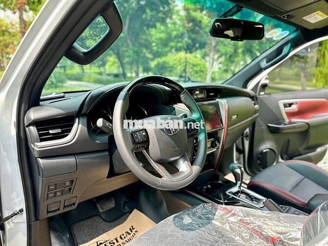 Toyota fortuner legender 2.4G- 29000 km