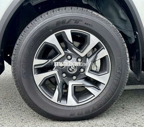 Toyota fortuner legender 2.4G- 29000 km