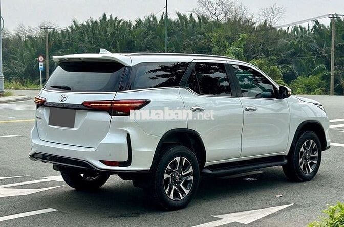 Toyota fortuner legender 2.4G- 29000 km