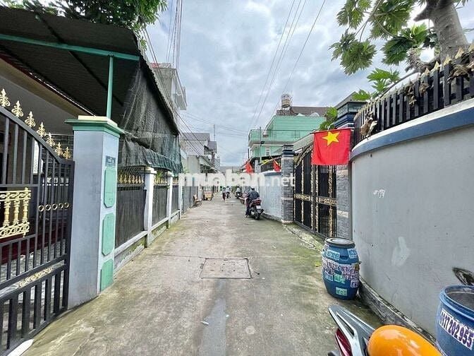 Nhà gần chợ Dĩ An, phường Tân Đông Hiệp