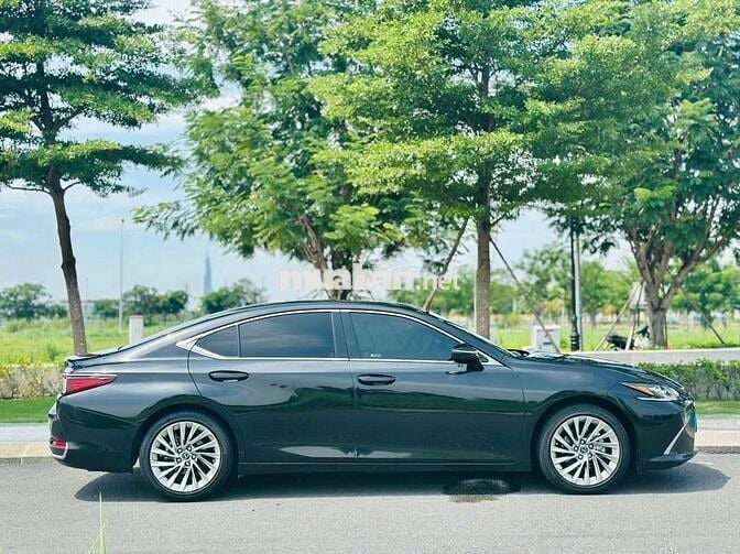 Lexus ES 2022 250 - 25000 km