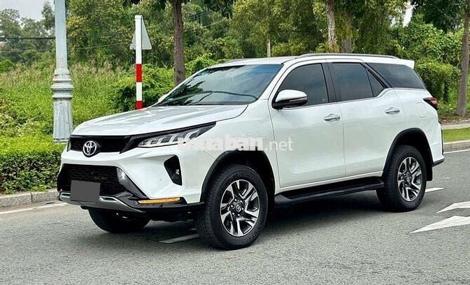 Toyota fortuner legender 2.4G- 29000 km