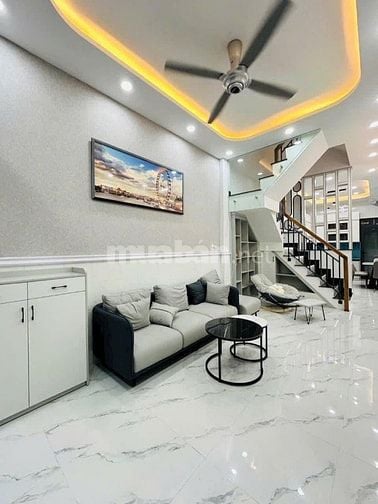 Bán nhà 36,5m2 giá 1 tỷ 950 triệu đường Chu Văn An, P12, Bình Thạnh.