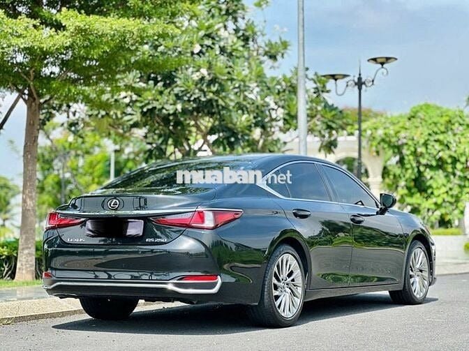 Lexus ES 2022 250 - 25000 km