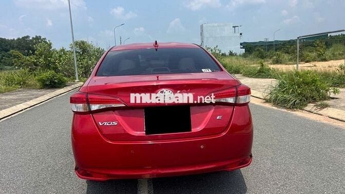 Bán Vios E CVT 2022 màu đỏ xịn