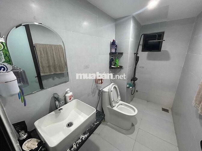 Bán nhà 2 tầng mới xây đường Thâm Tâm sát trục chính Minh Mạng