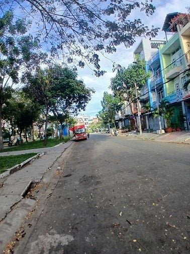 NHÀ CÓ VIEW CÔNG VIÊN ĐƯỜNG SỐ 20 Q6 (4X20) CHỈ 13 TỶ 