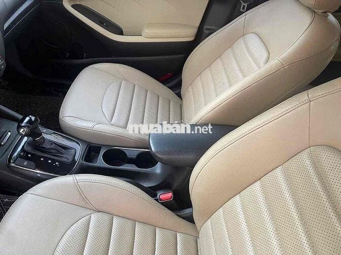 Kia Cerato 2018 2.0 AT Premium - 12000 km