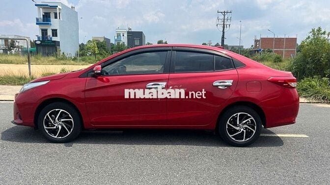 Bán Vios E CVT 2022 màu đỏ xịn