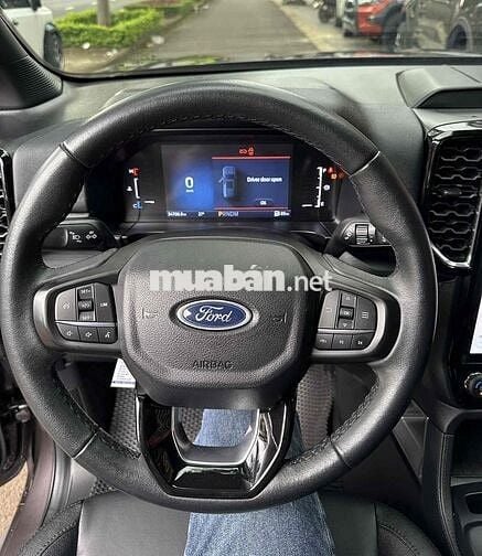 Ford Everest 2023 Titanium 2.0L 4x2 AT - 33000 km