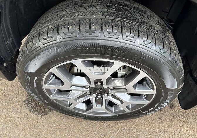 Ford Everest 2023 Titanium 2.0L 4x2 AT - 33000 km
