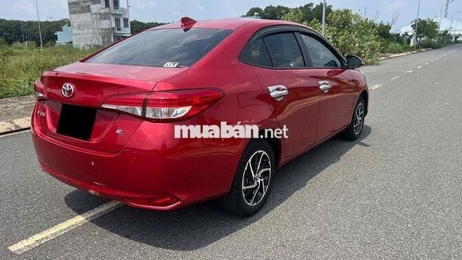 Bán Vios E CVT 2022 màu đỏ xịn