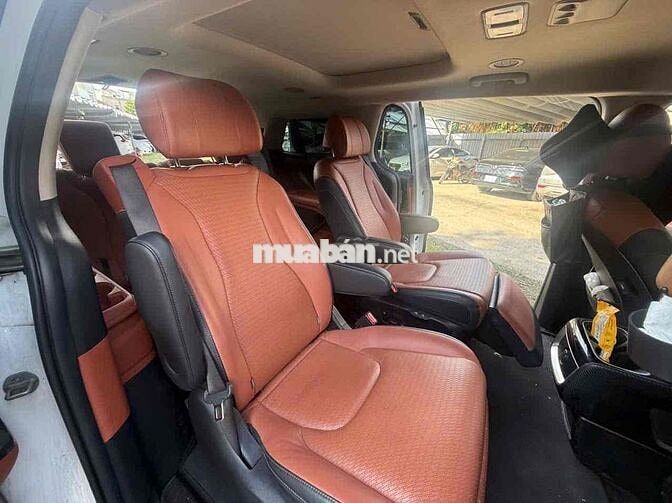Kia Carnival 2022 2.2D Premium 7 chỗ - 30000 km