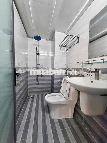 Cho thuê căn hộ có gác có ban công lớn trục đường Lê Đức Thọ Gò Vấp