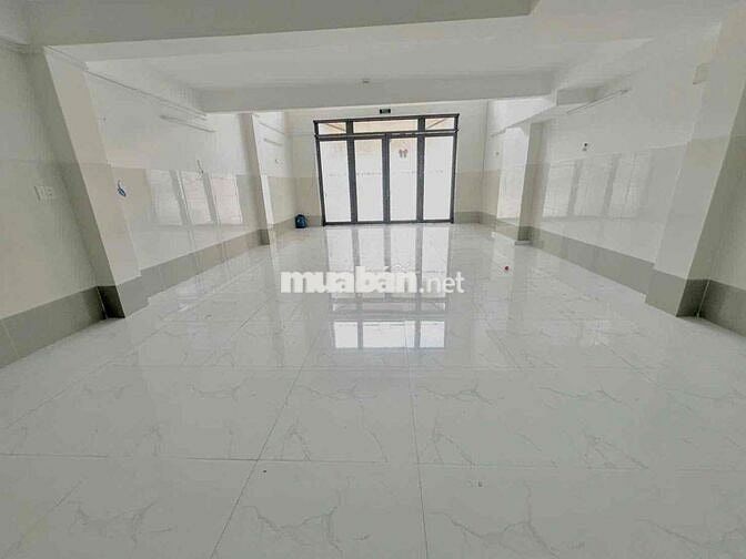 6x12 mặt bằng gần ngã 4 Bốn Xã, ngay khu trường học cấp 1, cấp 2