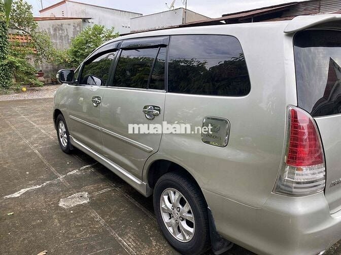 Toyota Innova 2006 G - 200000 km
