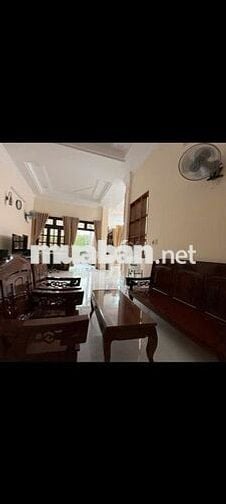 NHÀ SÂN VƯỜN1800m,GỒM 3PN,2WC,SÂN BÓNG ĐÁ,ĐẤT TRỐNG  HỢP NUÔI THÚ CƯNG