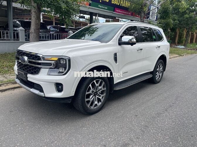Ford Everest 2023 Titanium+ 2.0 AT 4x4 - 35000 km