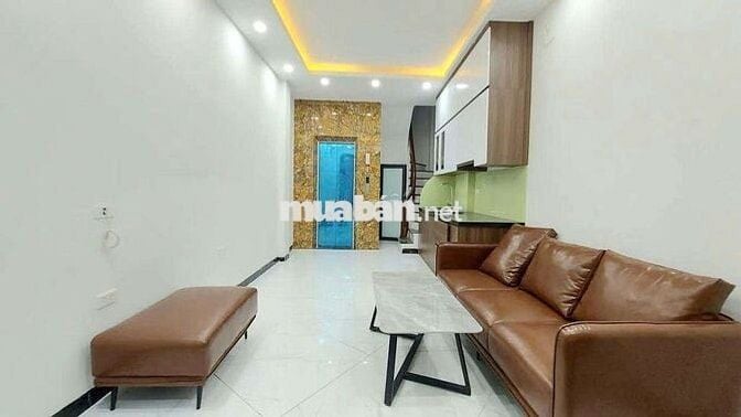 Nhà phố Xã Đàn, 35m, 5 tầng, thang máy, vài bước ra ô tô đỗ