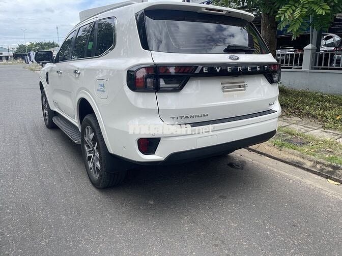 Ford Everest 2023 Titanium+ 2.0 AT 4x4 - 35000 km