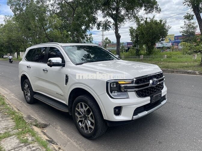 Ford Everest 2023 Titanium+ 2.0 AT 4x4 - 35000 km