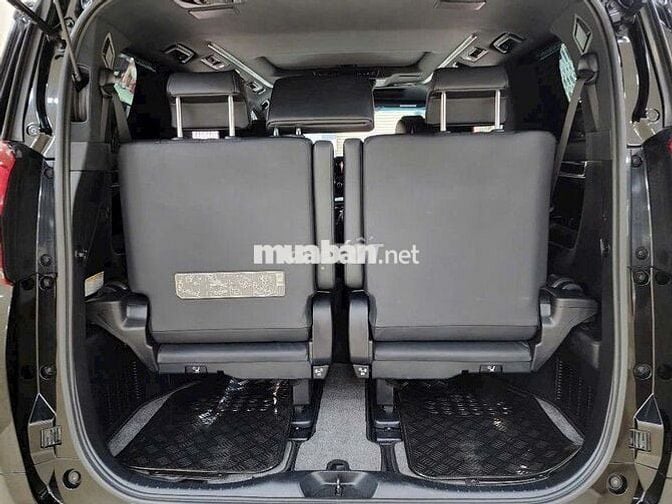 Toyota Alphard 2020 3.5 V6 mạnh mẽ – chạy êm, bốc