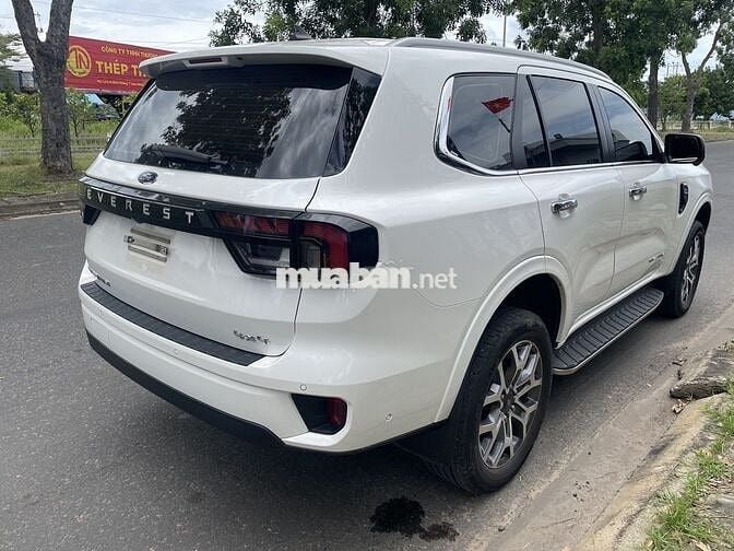 Ford Everest 2023 Titanium+ 2.0 AT 4x4 - 35000 km