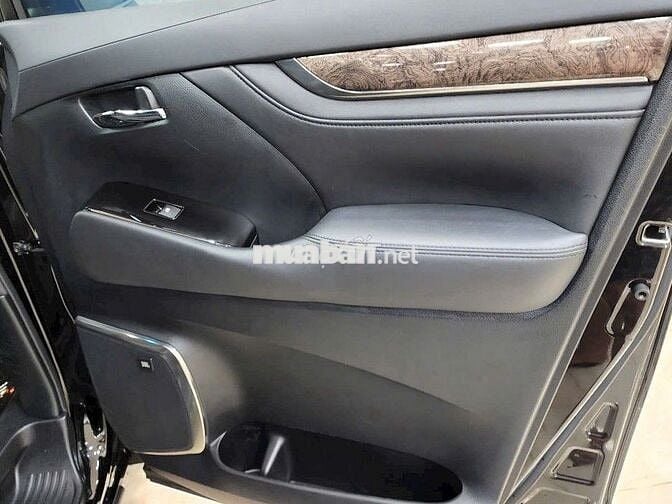 Toyota Alphard 2020, máy 3.5 V6 – mạnh mẽ, êm ái