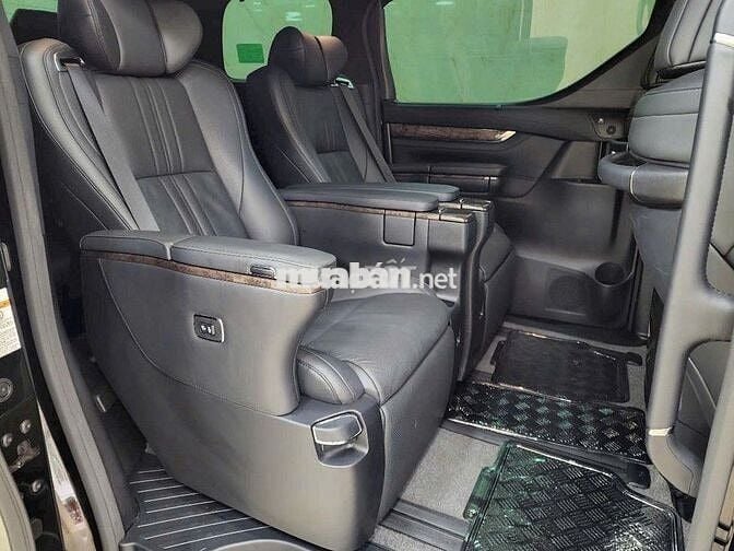 Toyota Alphard 2020 - màu đen - 67000 km