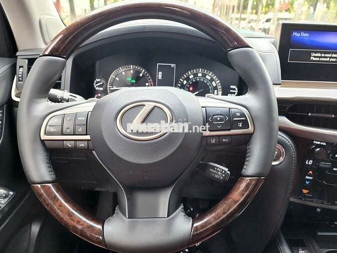 Lexus LX 2*** km