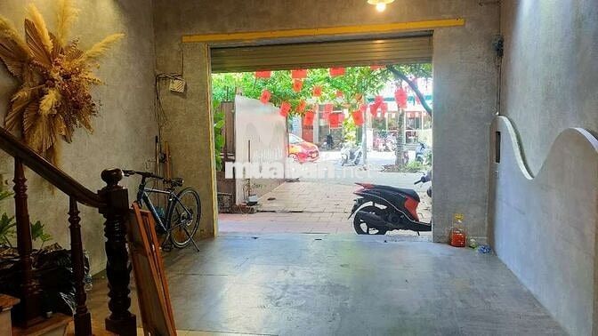 Cho thuê tầng 1 làm văn phòng, kinh doanh, bán hàng