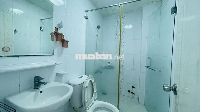 Chính chủ còn 1 phòng tiện nghi rộng rãi thoáng mát gần chợ bà Chiểu