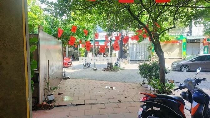 Cho thuê tầng 1 làm văn phòng, kinh doanh, bán hàng