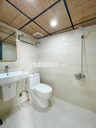 Phòng Ban Công Mới Xây 100% Ngay CV Lê Thị Riêng Q10