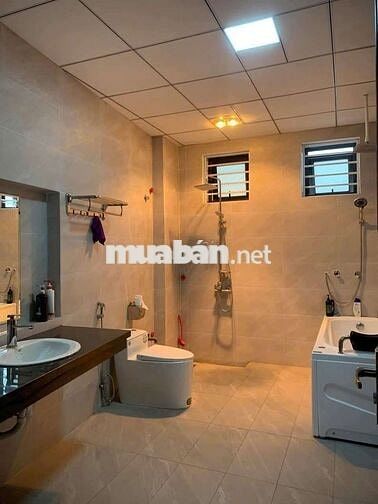 BÁN 304M2 ĐẤT TẶNG NHÀ 3TẦNG MỚI XÂY 2NĂM TRỤC CHÍNH ĐƯỜNG QUANG TRUNG