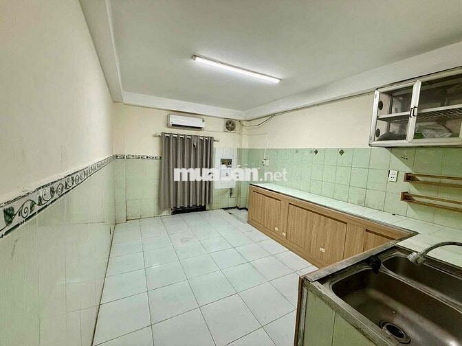 cho thuê nhà nguyên căn.5pn4wc Đường Huỳnh Văn Bánh p13 PN
