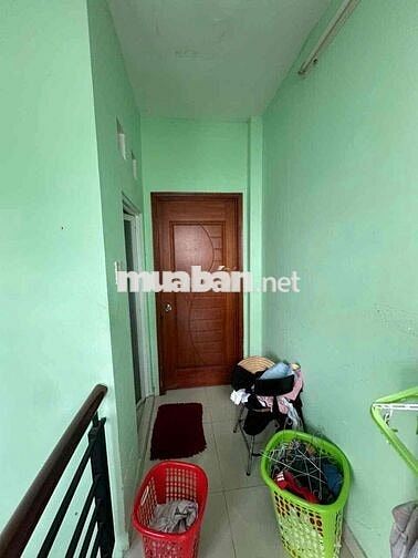 Nhà hẻm xe hơi trung tâm Q8 giá dưới 100tr/  m²